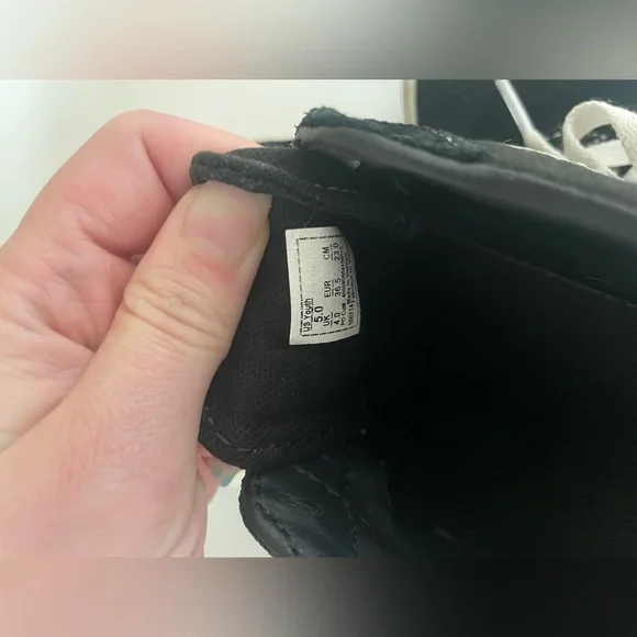 Black vans shoe size 5 youth - Picture 5 of 5